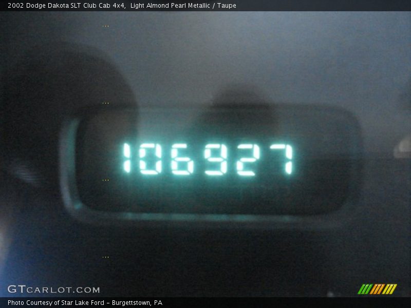 Light Almond Pearl Metallic / Taupe 2002 Dodge Dakota SLT Club Cab 4x4