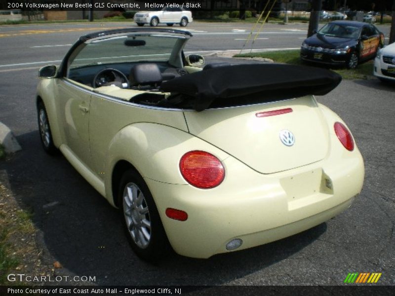 Mellow Yello / Black 2004 Volkswagen New Beetle GLS Convertible