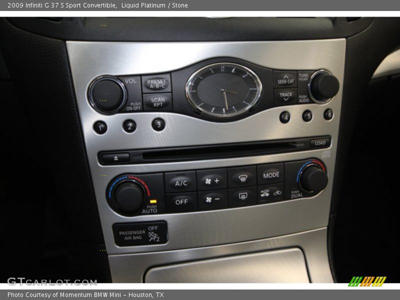 Controls of 2009 G 37 S Sport Convertible