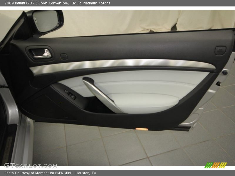 Door Panel of 2009 G 37 S Sport Convertible