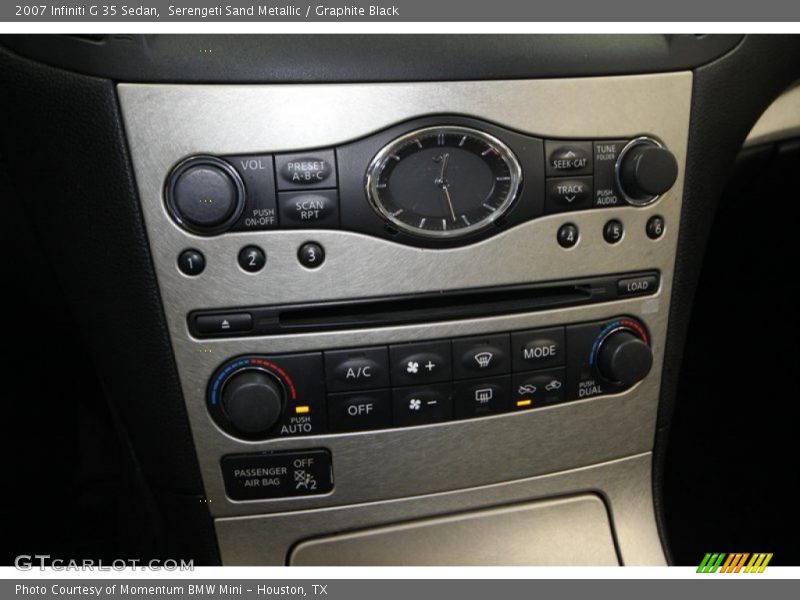 Controls of 2007 G 35 Sedan