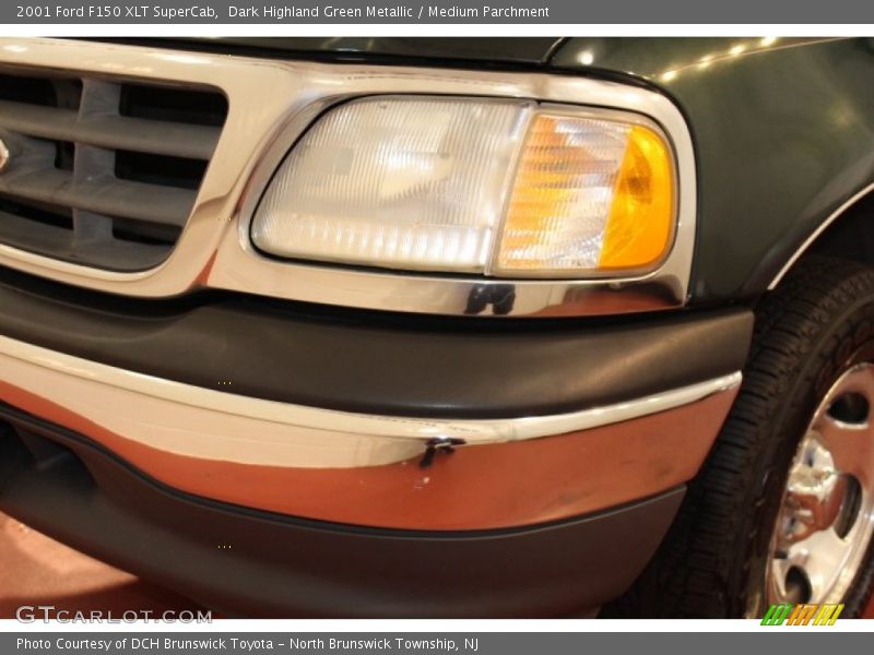 Dark Highland Green Metallic / Medium Parchment 2001 Ford F150 XLT SuperCab