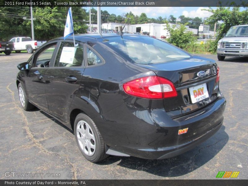 Tuxedo Black Metallic / Light Stone/Charcoal Black Cloth 2011 Ford Fiesta S Sedan