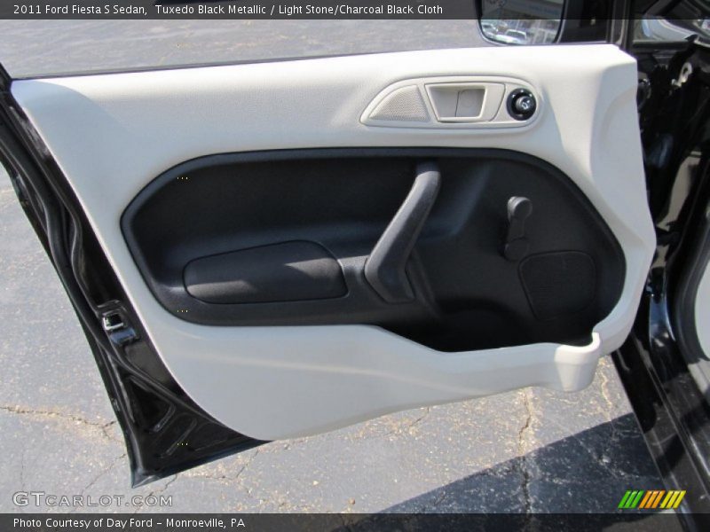 Door Panel of 2011 Fiesta S Sedan