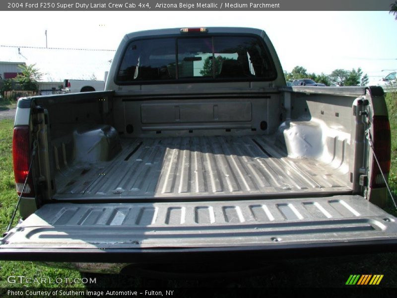 Arizona Beige Metallic / Medium Parchment 2004 Ford F250 Super Duty Lariat Crew Cab 4x4
