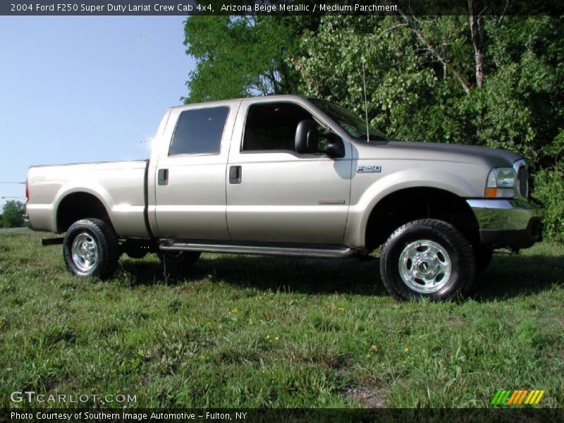 Arizona Beige Metallic / Medium Parchment 2004 Ford F250 Super Duty Lariat Crew Cab 4x4