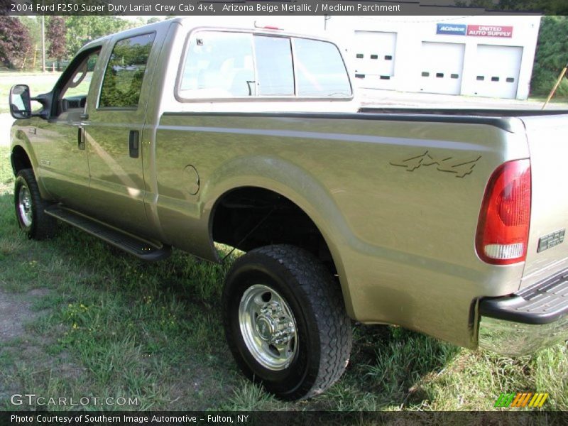 Arizona Beige Metallic / Medium Parchment 2004 Ford F250 Super Duty Lariat Crew Cab 4x4