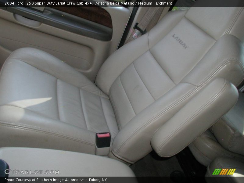 Arizona Beige Metallic / Medium Parchment 2004 Ford F250 Super Duty Lariat Crew Cab 4x4