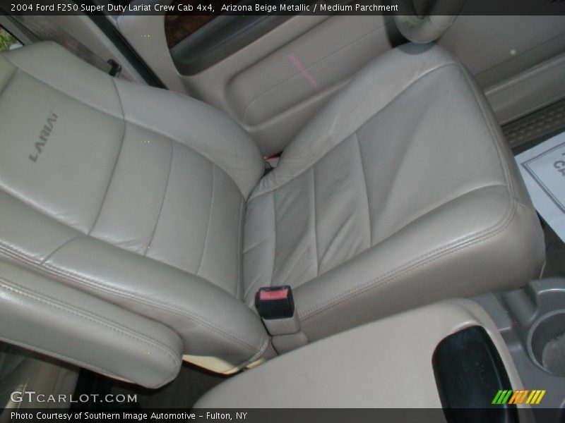 Arizona Beige Metallic / Medium Parchment 2004 Ford F250 Super Duty Lariat Crew Cab 4x4