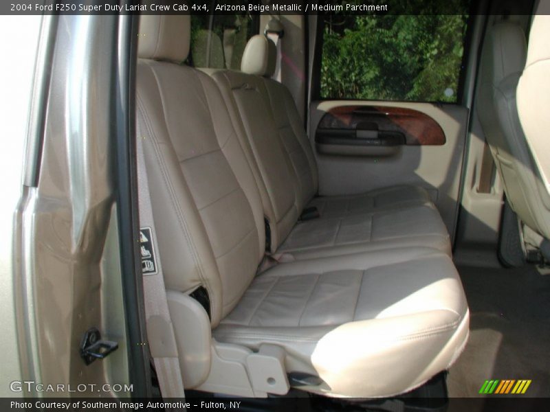 Arizona Beige Metallic / Medium Parchment 2004 Ford F250 Super Duty Lariat Crew Cab 4x4
