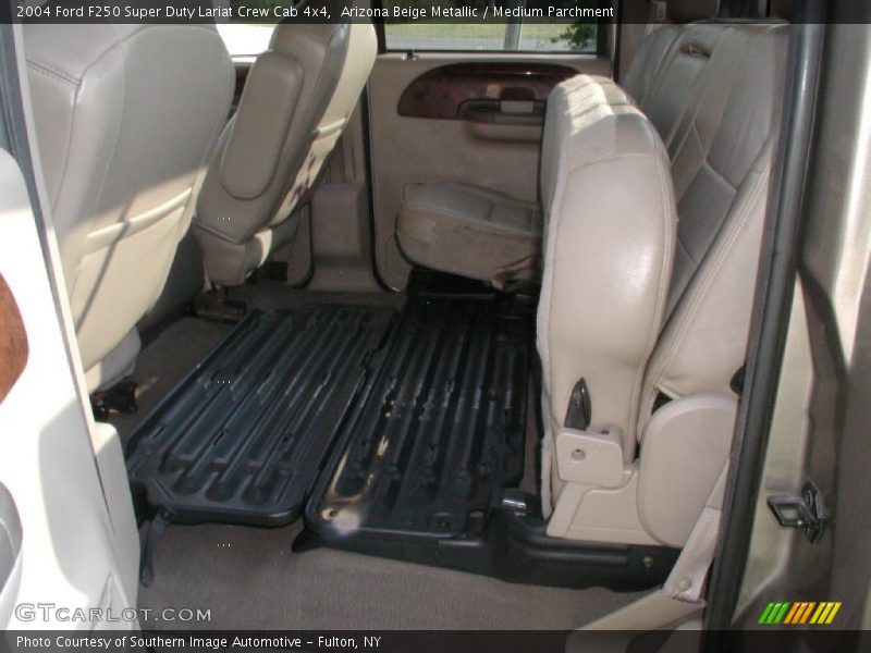 Arizona Beige Metallic / Medium Parchment 2004 Ford F250 Super Duty Lariat Crew Cab 4x4