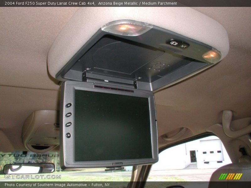 Arizona Beige Metallic / Medium Parchment 2004 Ford F250 Super Duty Lariat Crew Cab 4x4