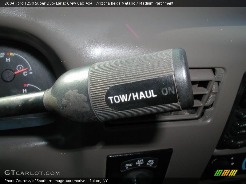 Arizona Beige Metallic / Medium Parchment 2004 Ford F250 Super Duty Lariat Crew Cab 4x4