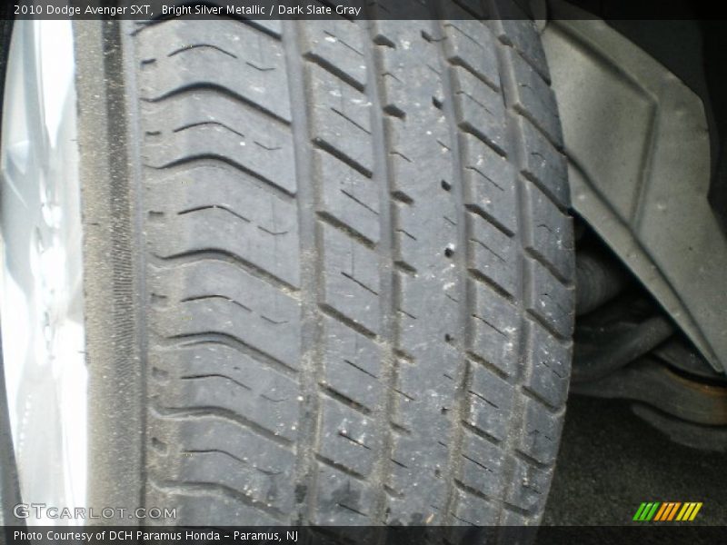 Bright Silver Metallic / Dark Slate Gray 2010 Dodge Avenger SXT