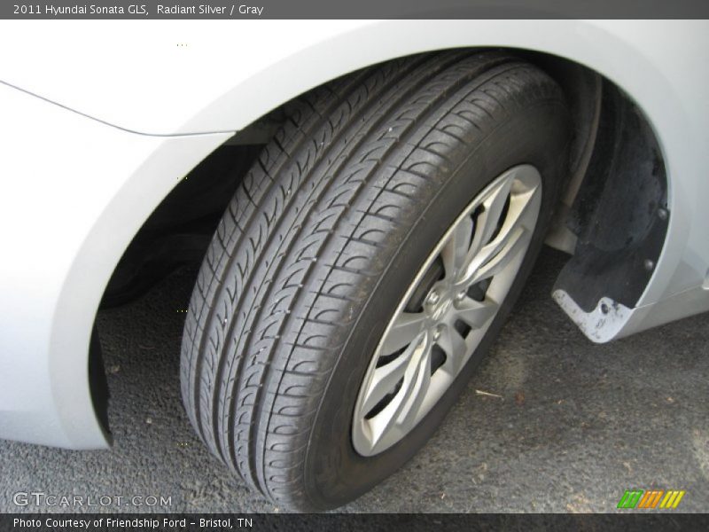 Radiant Silver / Gray 2011 Hyundai Sonata GLS