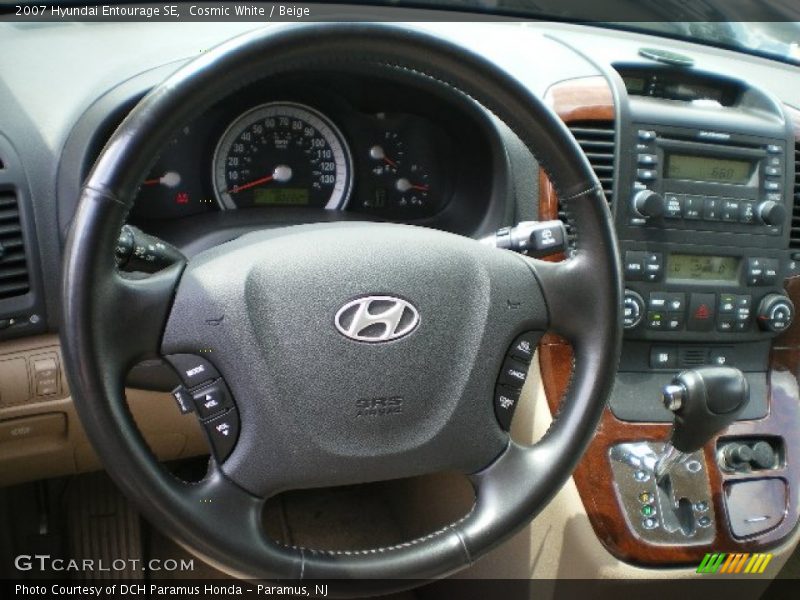 Cosmic White / Beige 2007 Hyundai Entourage SE