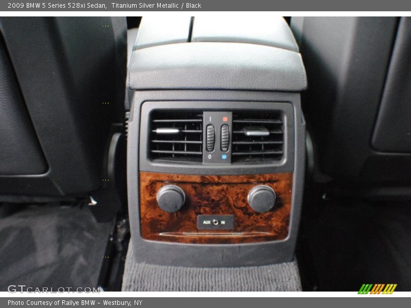 Titanium Silver Metallic / Black 2009 BMW 5 Series 528xi Sedan