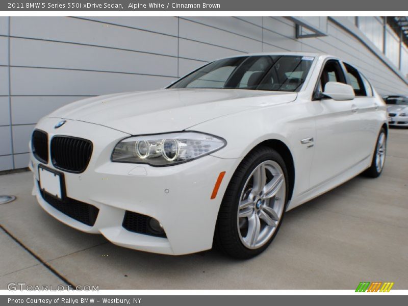 Front 3/4 View of 2011 5 Series 550i xDrive Sedan
