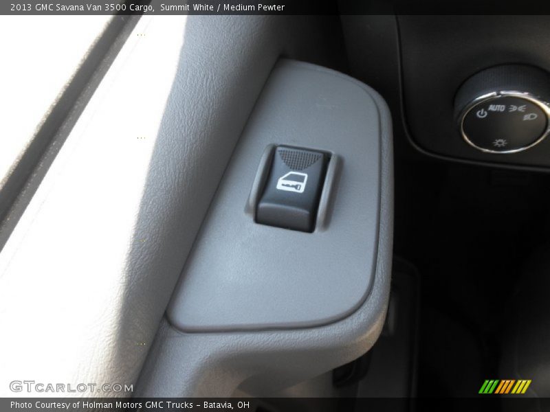 Summit White / Medium Pewter 2013 GMC Savana Van 3500 Cargo