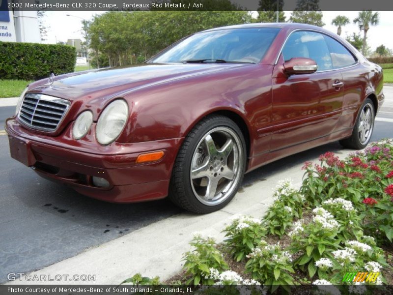 Front 3/4 View of 2002 CLK 320 Coupe