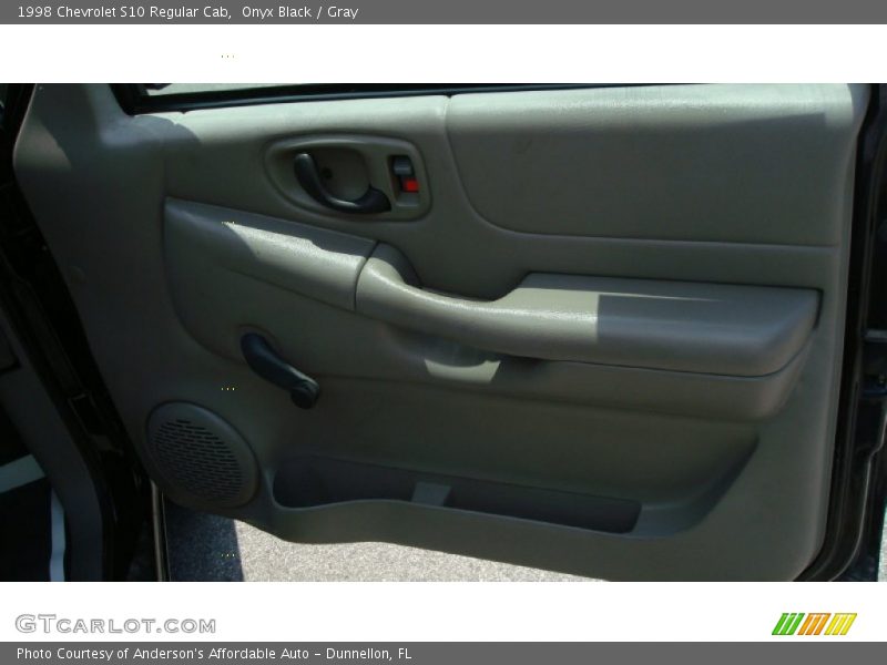 Onyx Black / Gray 1998 Chevrolet S10 Regular Cab