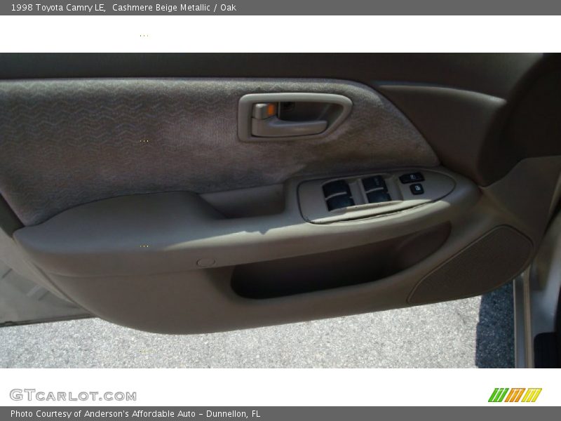 Cashmere Beige Metallic / Oak 1998 Toyota Camry LE