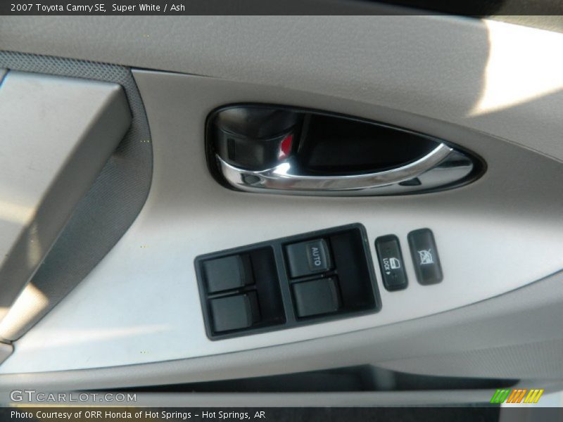 Super White / Ash 2007 Toyota Camry SE