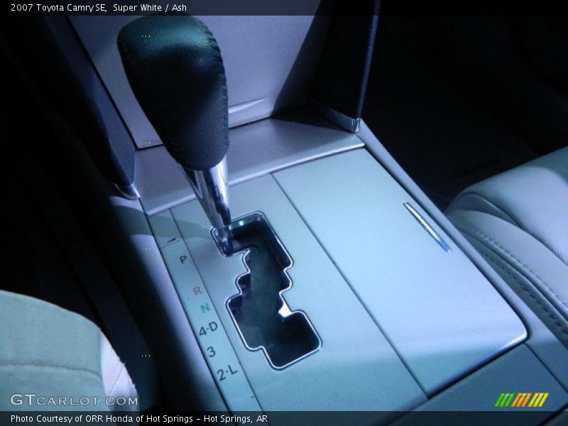 Super White / Ash 2007 Toyota Camry SE