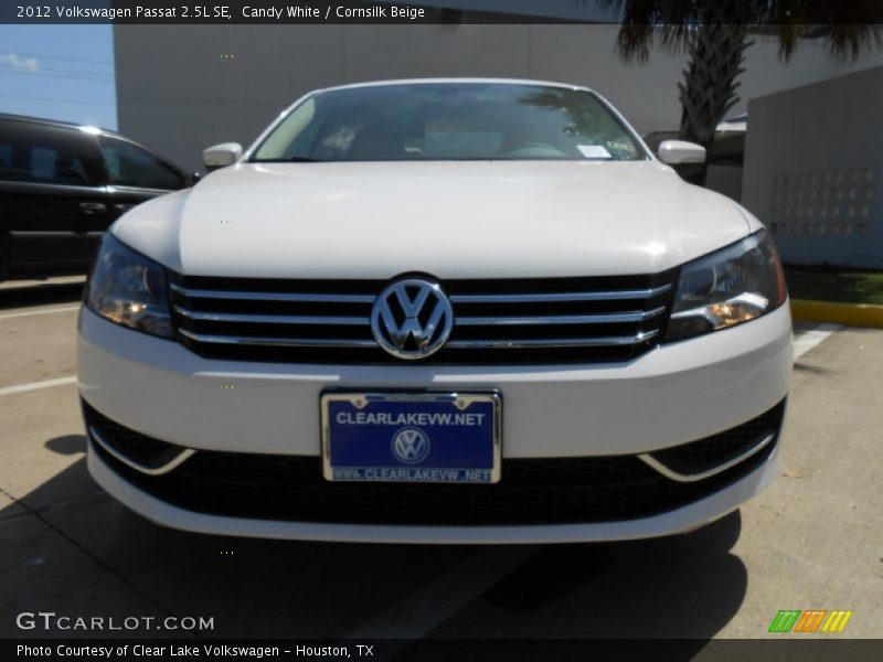 Candy White / Cornsilk Beige 2012 Volkswagen Passat 2.5L SE