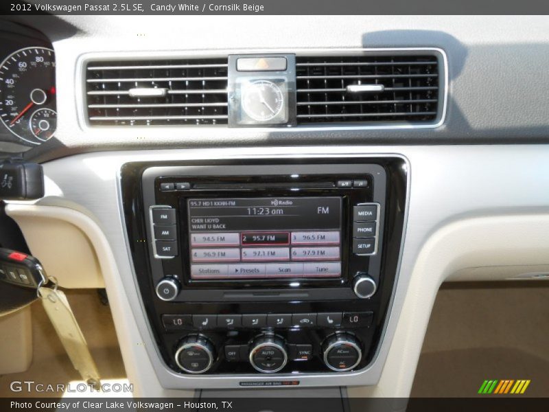 Candy White / Cornsilk Beige 2012 Volkswagen Passat 2.5L SE