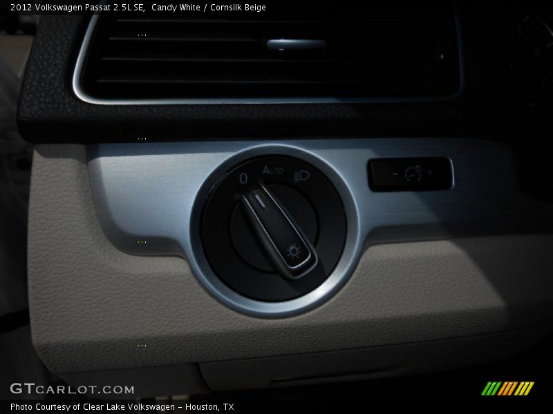 Candy White / Cornsilk Beige 2012 Volkswagen Passat 2.5L SE