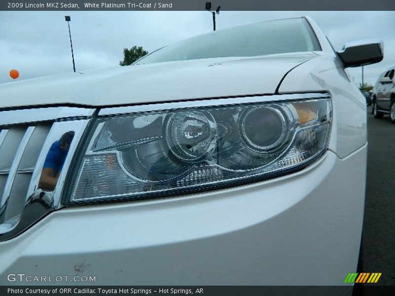 White Platinum Tri-Coat / Sand 2009 Lincoln MKZ Sedan
