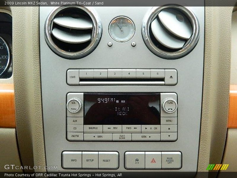 Audio System of 2009 MKZ Sedan