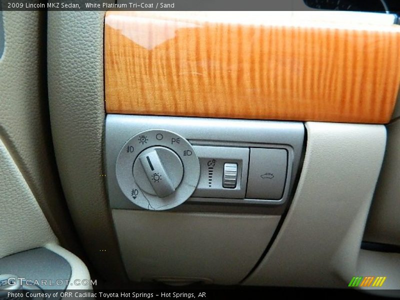 Controls of 2009 MKZ Sedan