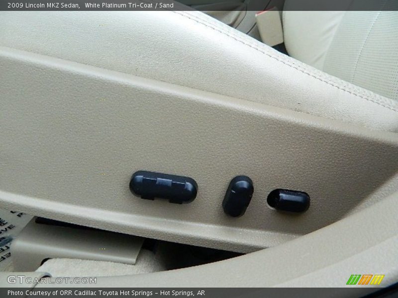 White Platinum Tri-Coat / Sand 2009 Lincoln MKZ Sedan