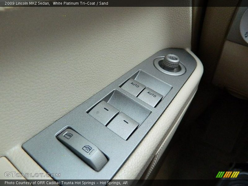White Platinum Tri-Coat / Sand 2009 Lincoln MKZ Sedan