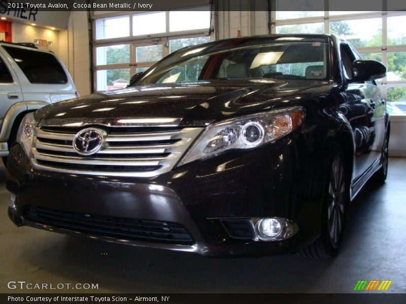 Cocoa Bean Metallic / Ivory 2011 Toyota Avalon