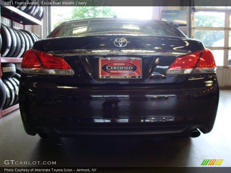 Cocoa Bean Metallic / Ivory 2011 Toyota Avalon