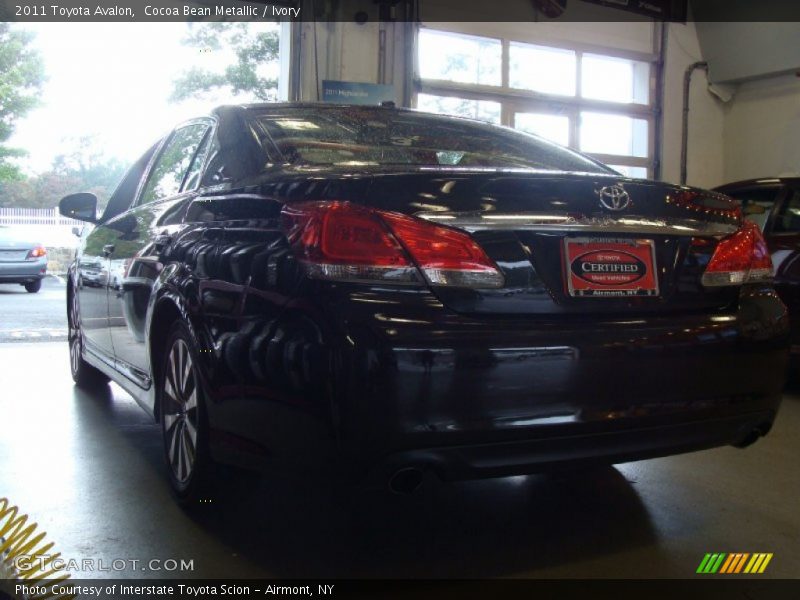 Cocoa Bean Metallic / Ivory 2011 Toyota Avalon
