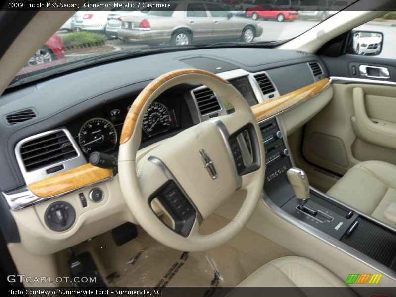 Dashboard of 2009 MKS Sedan