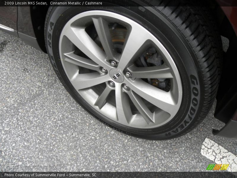  2009 MKS Sedan Wheel
