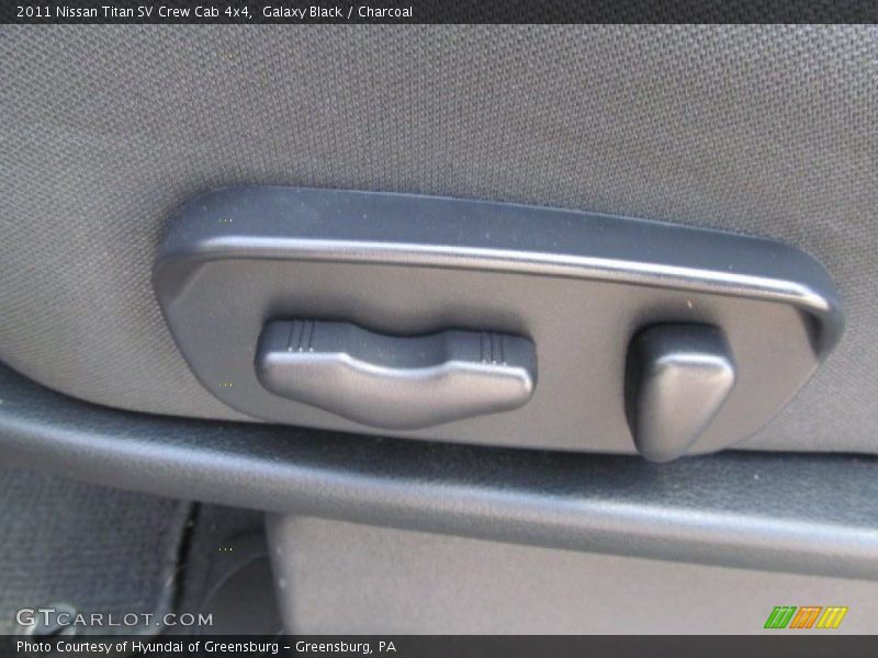 Galaxy Black / Charcoal 2011 Nissan Titan SV Crew Cab 4x4