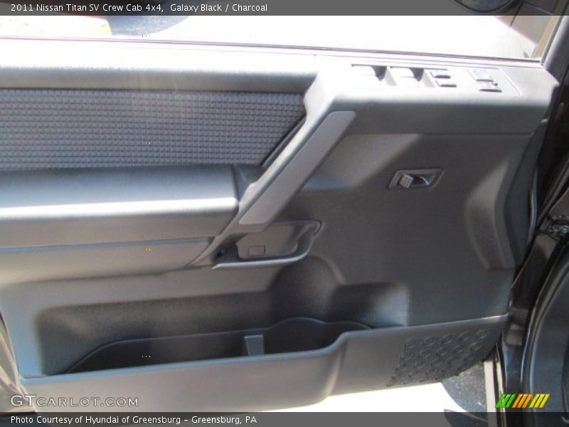 Galaxy Black / Charcoal 2011 Nissan Titan SV Crew Cab 4x4