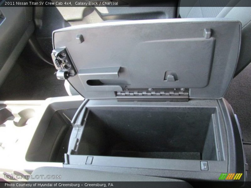 Galaxy Black / Charcoal 2011 Nissan Titan SV Crew Cab 4x4