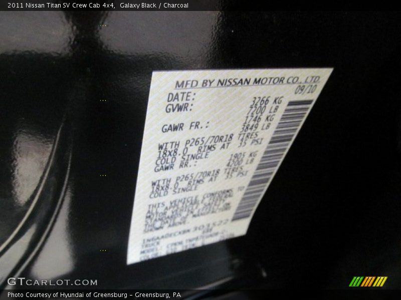 Galaxy Black / Charcoal 2011 Nissan Titan SV Crew Cab 4x4
