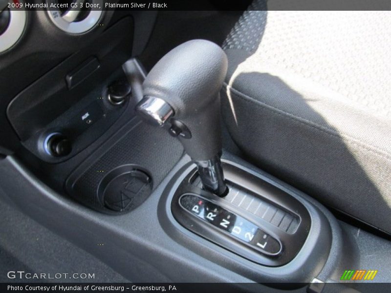 Platinum Silver / Black 2009 Hyundai Accent GS 3 Door