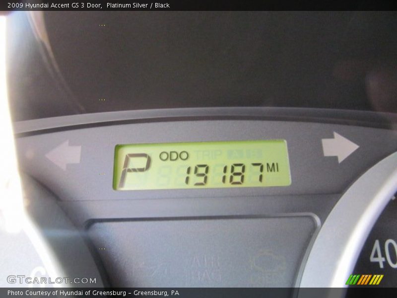 Platinum Silver / Black 2009 Hyundai Accent GS 3 Door