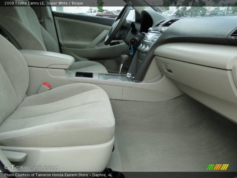 Super White / Bisque 2009 Toyota Camry LE
