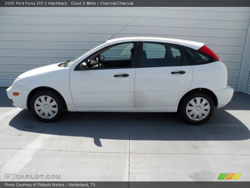 Cloud 9 White / Charcoal/Charcoal 2005 Ford Focus ZX5 S Hatchback