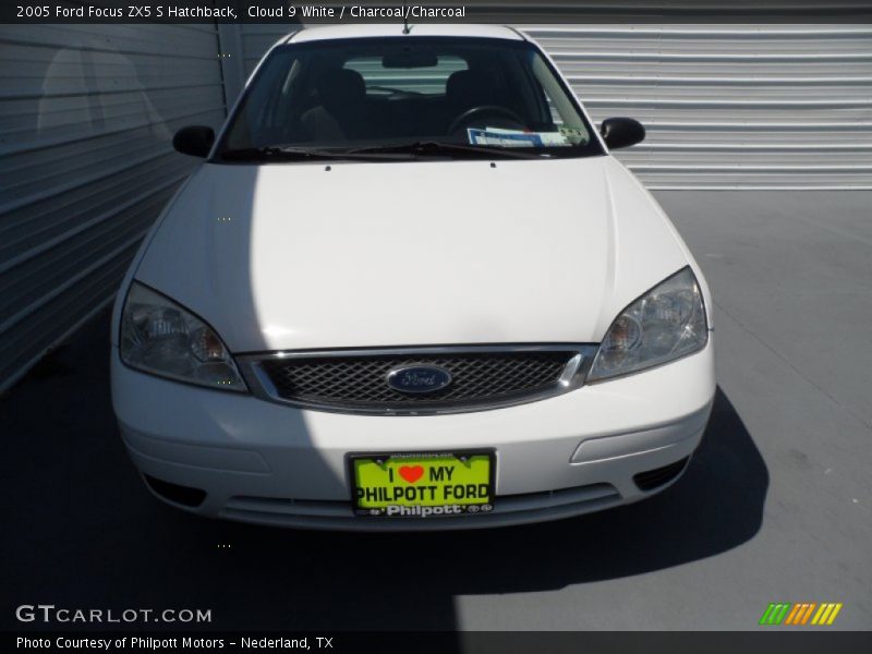 Cloud 9 White / Charcoal/Charcoal 2005 Ford Focus ZX5 S Hatchback